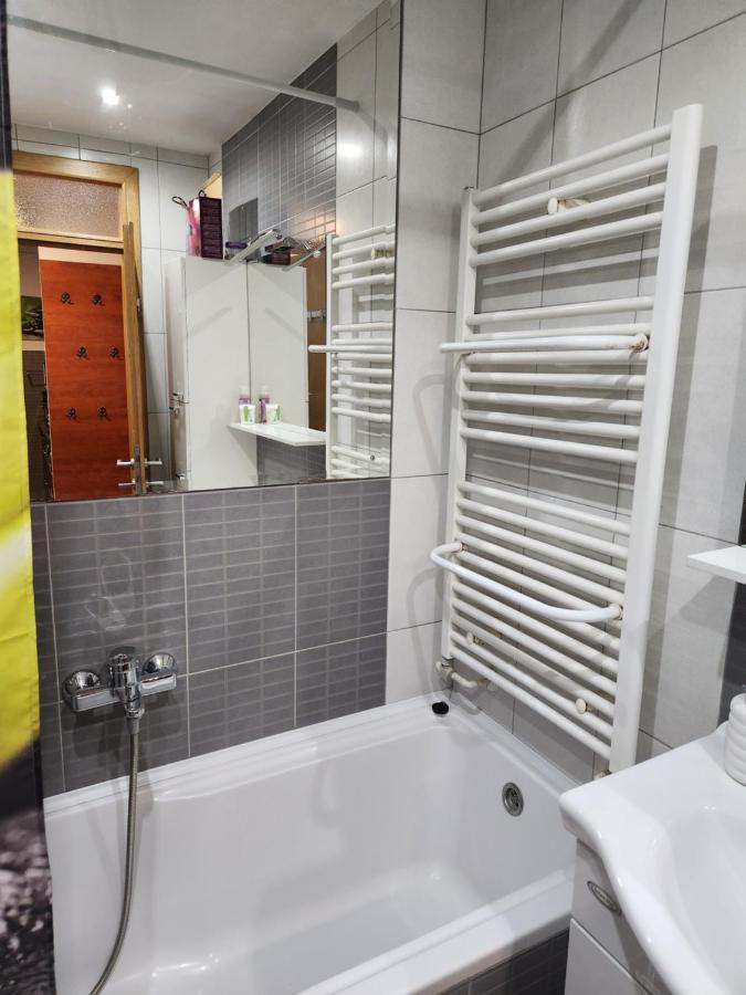 Lider With Free Parking Cca 54m2 Sa Dvije Sobe