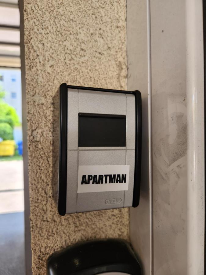 Lider With Free Parking Cca 54m2 Sa Dvije Sobe