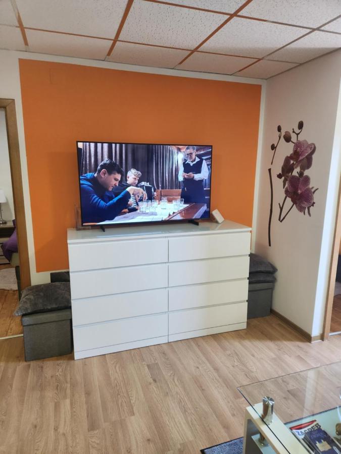 Lider With Free Parking Cca 54m2 Sa Dvije Sobe Daire *