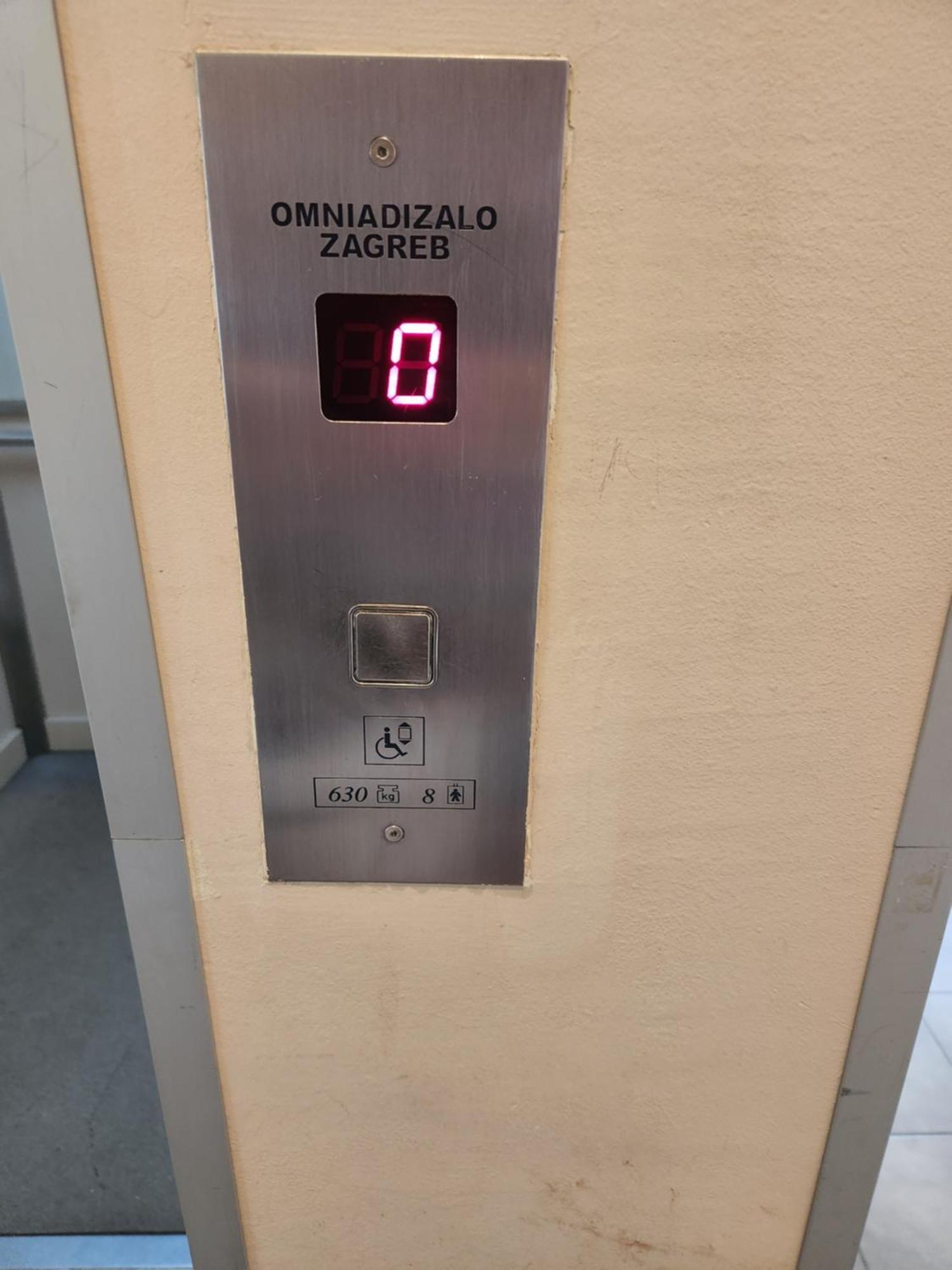 Lider With Free Parking Cca 54m2 Sa Dvije Sobe Daire Zagreb